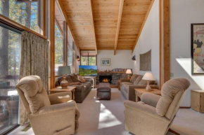 Base Camp- Hot Tub, Large Deck, Wood Fireplace, Short Drive to Ski Resorts!